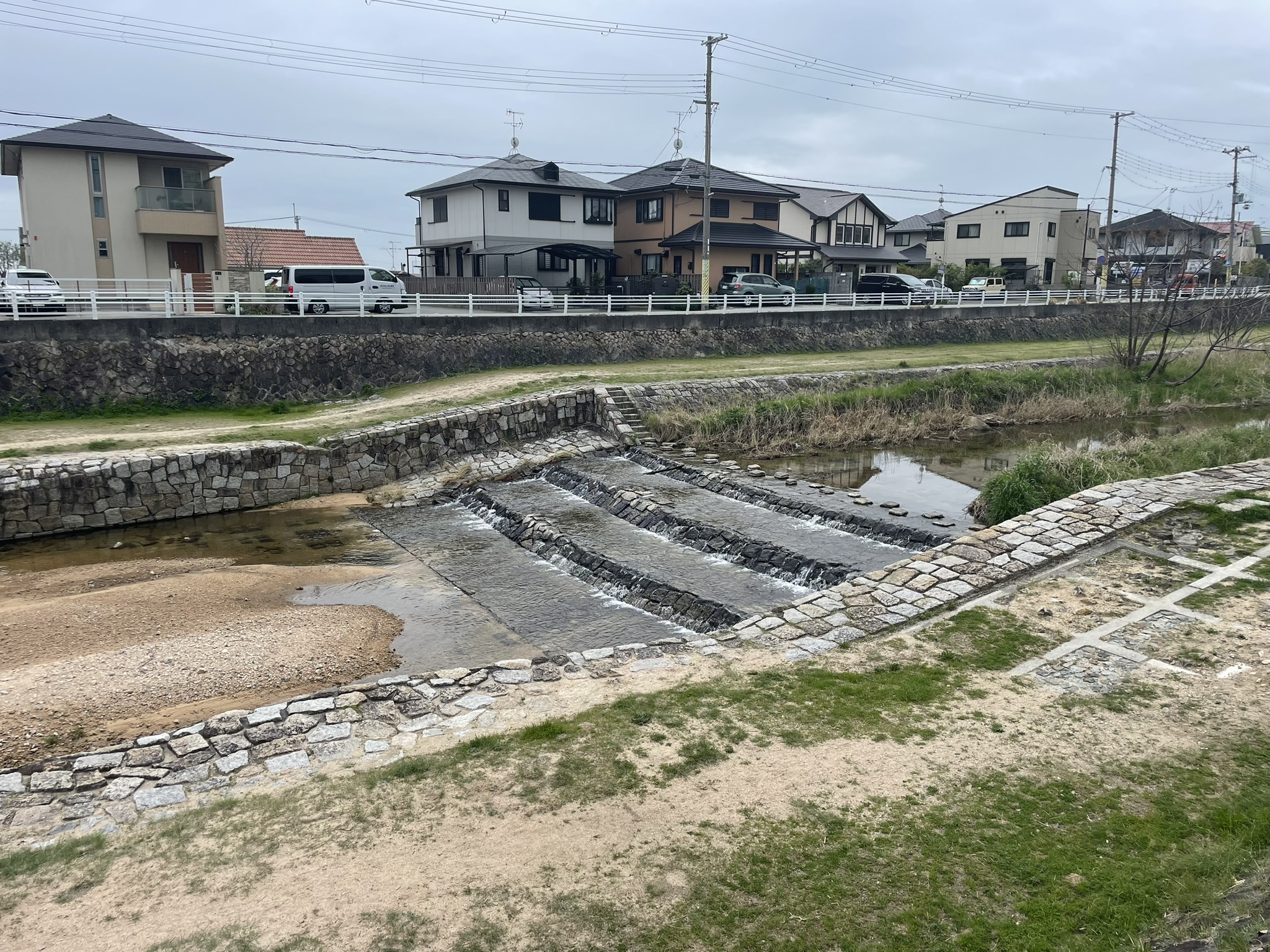 南側には仁川の河川敷の図